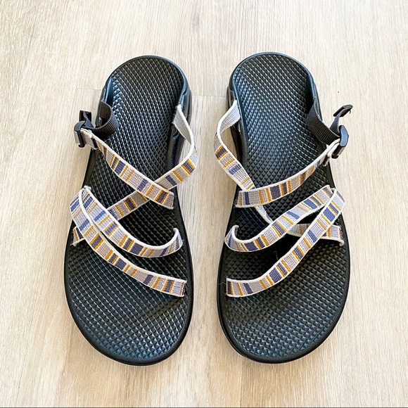outdoor sandals chaco